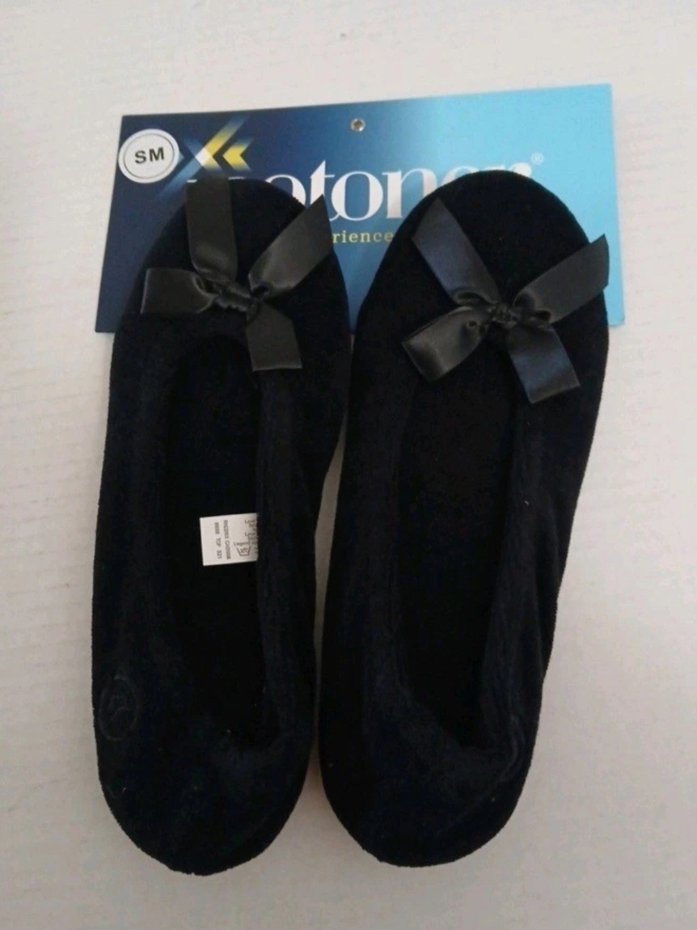 Isotoner Microterry Ballerina Slipper Black US 5-6 UK 3-4 New $16